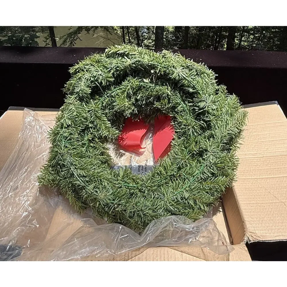 Brookstone Pinecone & BERRY 24” Christmas Wreath In Original Box Not Pre lit